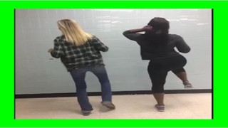 เถาวัลย์ที่ดีที่สุด Black Girls vs White Girls Compilation