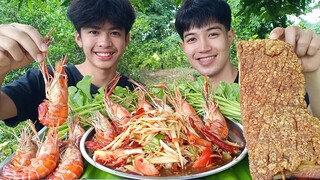 ส้มตำหมูกรอบ กุ้งเผาตัวใหญ่ๆไข่ทุกตัว มาแซ่บด้วยกันครับ