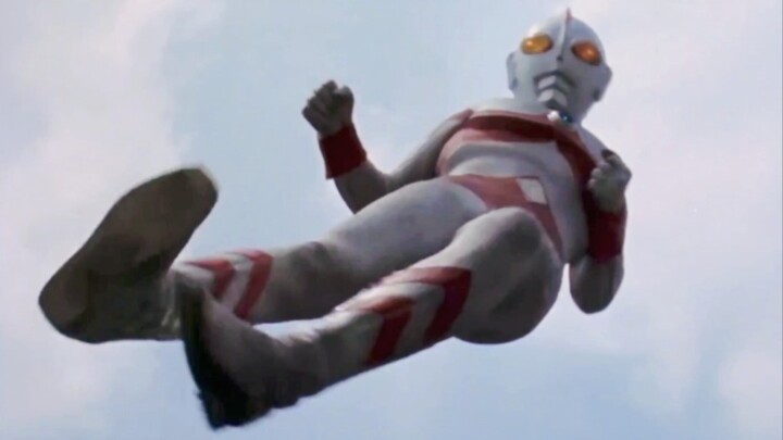 Koleksi seri Ultraman Showa menggunakan Ultra Flying Kicks