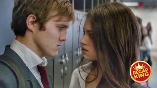 This psychopathic girl replaces her twin sister at school and takes revenge on her búllies