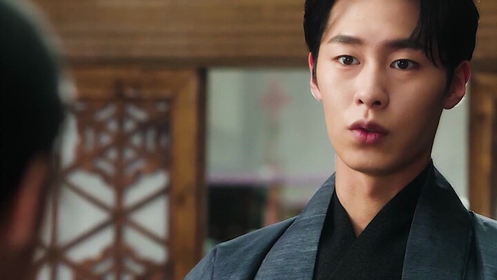 Oh my god, a man who is tough on the outside but soft on the inside and protects silently is so attr