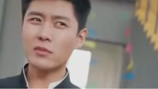 หนุ่มที่ถูกระบบบังคับให้เป็นหมาเลีย เผชิญหน้ากับจักรพรรดินีเกิดใหม่อย่างขัดแย้ง
