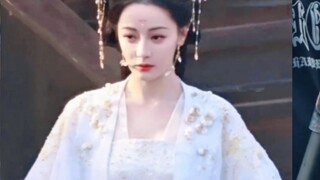 Mặt trước và toàn thân của Reba đẹp quá! Váy gradient dễ thương quá! Cũng chơi với ngựa. Reba Hesimu