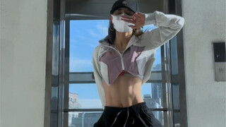 ปีใหม่ใกล้จะมาถึงแล้ว ขอให้ทุกท่านสุขสันต์วันปีใหม่
