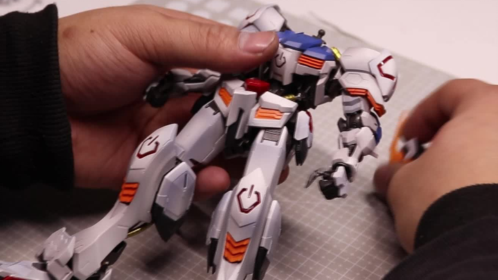 ใช้เวลาเพียงหนึ่งเพลงในการสร้างเพลงที่หอมที่สุดแห่งปี [Xiaobu Review] Bandai MG Barbatos