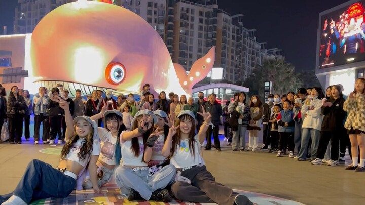 OMG road show in Kunming attracted many elderly people to watch