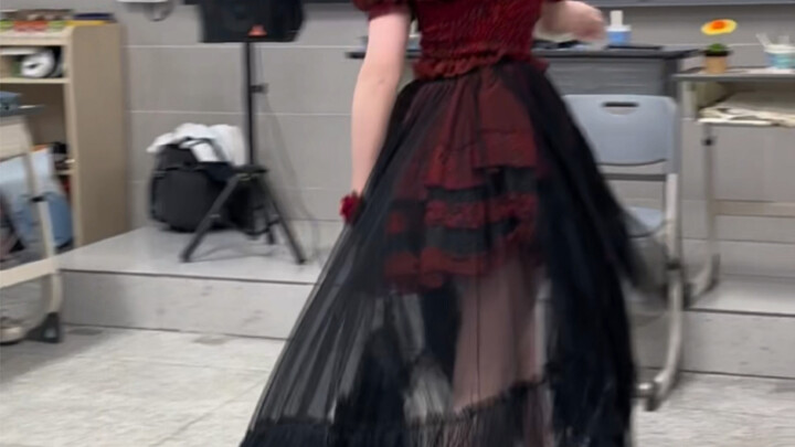 14-year-old junior high school student’s year-end stage｜Helping aespa promote their song on campus!
