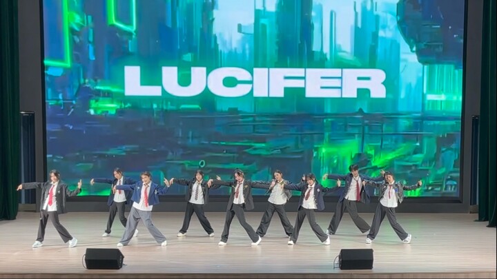 Can we still see such a stage in a high school in Shenzhen?