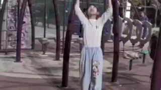 好家伙。。。蔡依林得请她们，旋转小火箭!