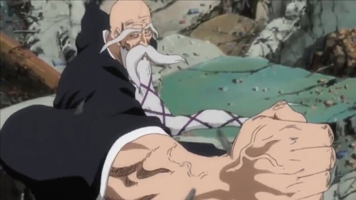 Aizen VS Head Captain Yamamoto [English Dubbed].