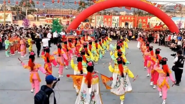 Women are as good as men! The rare Yingge dance of women in Chaoshan area 👍🏻Same form but different 