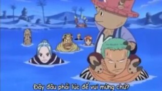 Chopper cưỡi lên Zoro và Law, còn Luffy thì lại cho ngồi lên