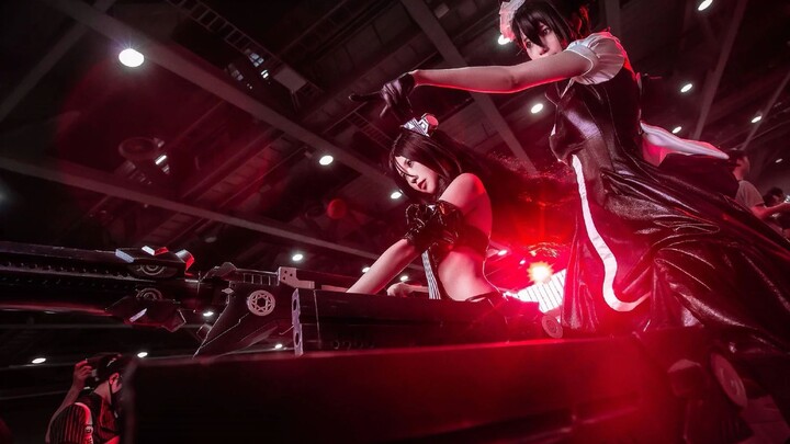 [Guangzhou Comic Exhibition] The young lady of the dark version of the battleship girl COSPLAY is so