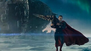 Superman: "Aku tak terkalahkan, kamu bisa melakukan apapun yang kamu mau! Aku bisa menarik kapalnya!