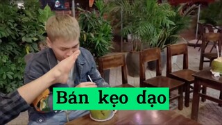 Bán kẹo dạo