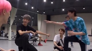 【Seventeen】Wen Junhui memenangkan permainan mafia tanpa mengucapkan sepatah kata pun sepanjang waktu