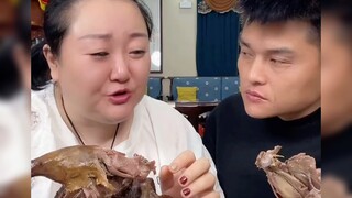 烧鹅，来个鹅腿，那叫一个香！
