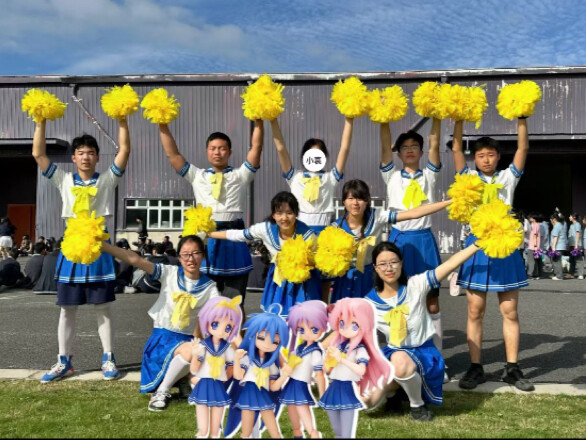 [Lucky Star] Trong cuộc thi cổ vũ, tôi đã nhảy bài "Take Away the Sailor Uniform" với các bạn cùng l