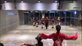 Luyện tập vũ đạo "Nhịp Đập Cầu Vồng" phong cách trang phục Trung Quốc