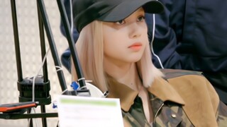 LISA hướng dẫn bài nhảy BABYMONSTE - "Don't Know What To Do (ca sĩ gốc: BlackPink)"