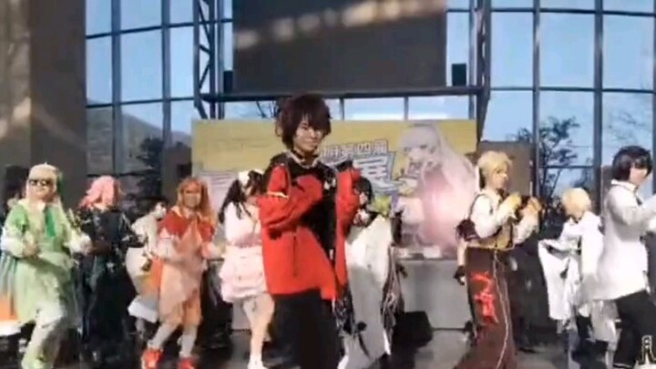 【Hujan Bintang Tiga】Saat Anda cosplay sebagai Mu Sicheng dan secara acak menarikan kupu-kupu mabuk