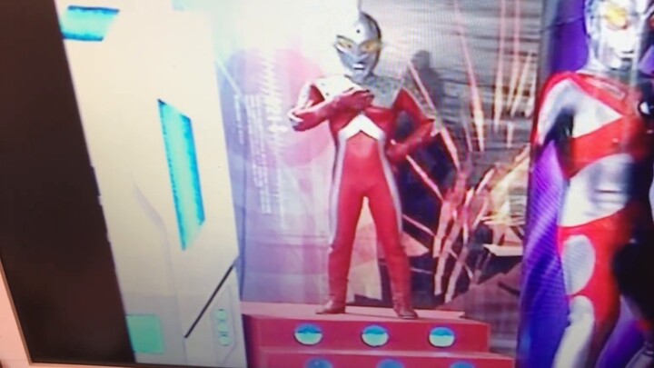 Apakah akan lebih mudah untuk menjual cakram Ultraman bajakan dengan tulisan "王" di dalamnya? Jika t