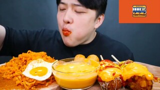 Mukbang mì và nem ăn với phô mai p3 #anngon