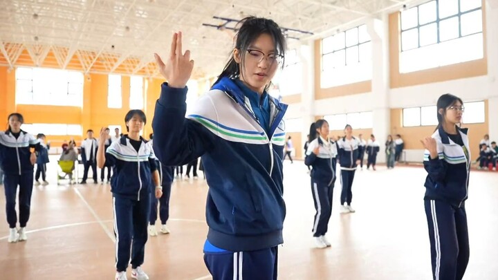 Pertunjukan babak pertama final basket Sekolah Yantai Tianli ~ Raja gadis berkata ya