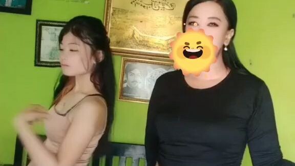 Tiktok goyang hot