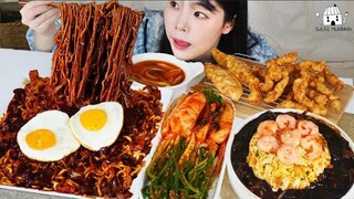 ASMR มุกบัง จาซซาโรนีโฮมเมด & ข้าวผัดหมูเปรี้ยวหวาน หัวหอมเขียว กิมจิ Mukbang & สูตร ถั่วดำและของทอด