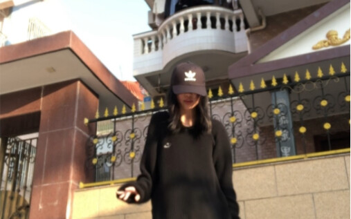 riize talk saxy berjanji akan merekam ulang, hehe, lantai semennya kurang mulus.