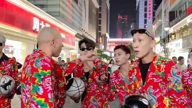 บุคคลนี้เป็นใคร? เลียนแบบฉัน