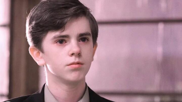 【Freddie Highmore】 Gương mặt tình yêu đầu tiên của nước Anh