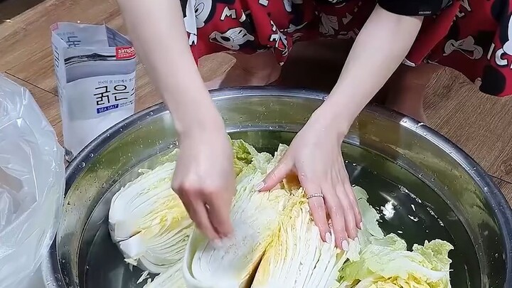 cooking korean food