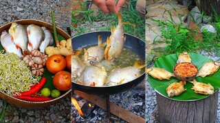 Stir Fry Crucian Carp Fish Eating with Korean Spicy Kimchi so Delicious