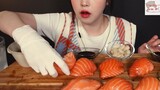Đồ ăn Hàn : Nhăm nhăm sushi cá hồi siêu ngon 2 #MonngonHan