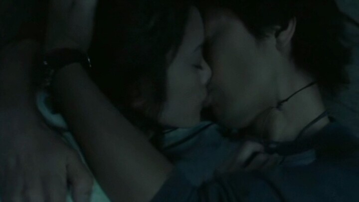 [หนัง&ซีรีย์] [ฉากจูบดูดดื่ม] จูบกันบนเตียง