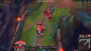 Yone trong URF thoát hồn bắn máy lên chưa kịp rút về thì bị chết cực hài #game