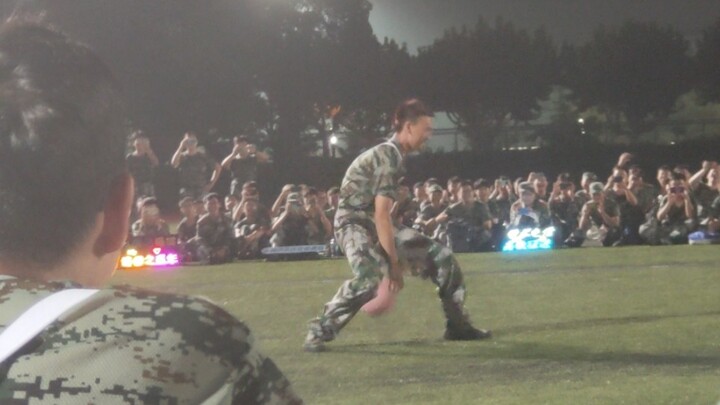 Ikun was surprised to see Tongji University’s military training! Ji you are so beautiful