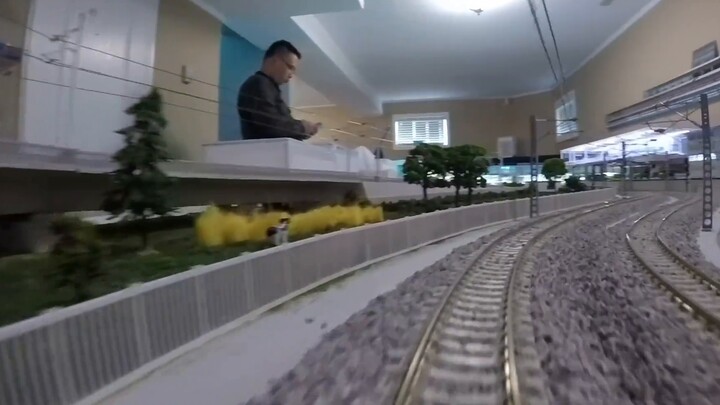 [Model Train] The first perspective you want ~ POV view from the front of the sand table main line