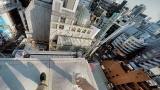 Melintasi Perempatan Shibuya. Tokyo Parkour Nomor Satu!