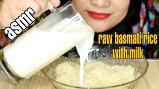 ASMR RAW BASMATI RICE WITH MILK || RAW RICE EATING || MAKAN BERAS MENTAH CAMPUR SUSU