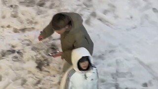 不会是第一次看见雪的南方同学吧！！！