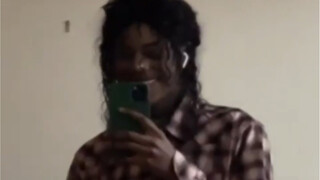 Pria ini mengejutkan penggemar MJ karena dia sangat mirip dengannya! Michael Jackson, penyanyi dan p