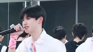 Khoảnh khắc gia đình TF thời gian của chúng ta phòng tập gương