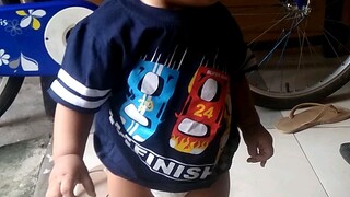 Anak² Qyu Tercinta dan Tersayang, Usia 9.bln belajar Jalan