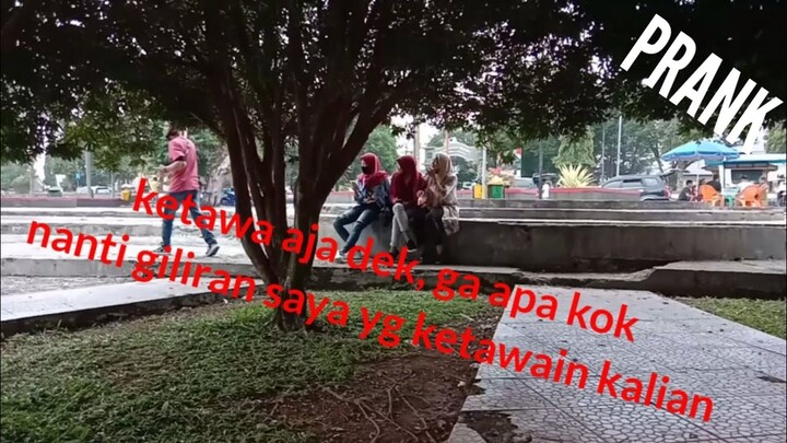 NELPON NOMOR GAK AKTIF PAKE LOADSPEAKER BERULANG KALI DISAMPING ORANG