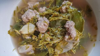 ต้มใบมะขามอ่อนหมูสับ (สูตรคุณพ่อ) Young Tamarind Leaves with Minced Pork Soup - หัดเข้าครัว