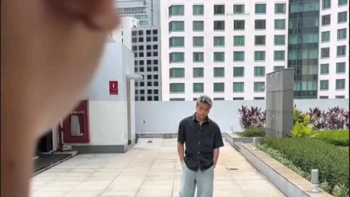 Kira kira seperti inilah adegan nya ya...apakah sudah terwakilkan🤣😂