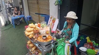 Bánh mì chảo 33 năm "chuẩn" nhà hàng nhưng giá "hạt dẻ" trên đường Đặng Trần Côn